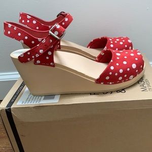 Maguba Polka dot wood clog sandals. Size 38(US 8)